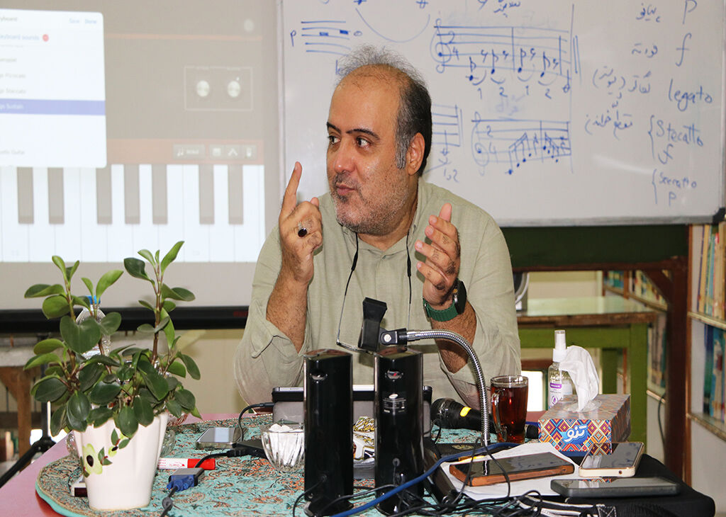 ۳۲ مربی کانون گیلان، اصول سرود و نتخوانی را فراگرفتند