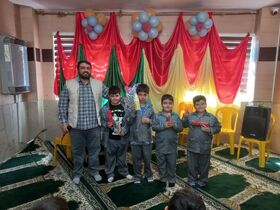 اهدای جوایز به اعضای فعال مراکز سیار و پستی کانون همدان