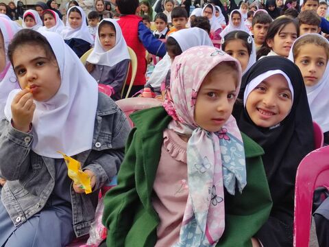 هشتمین اجرای تماشاخانه سیار کانون مهمان کودکان نوری شد