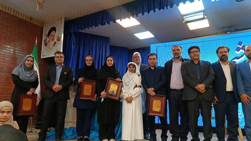 اختتامیه سومین مهرواره «جوانه‌های قلم» در محمدشهر برگزار شد