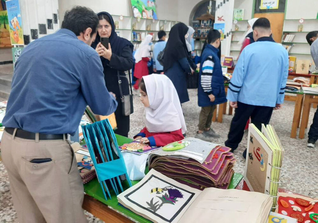 برپایی نمایشگاه کتاب‌های حسی و لمسی، با چاشنی نشست تخصصی