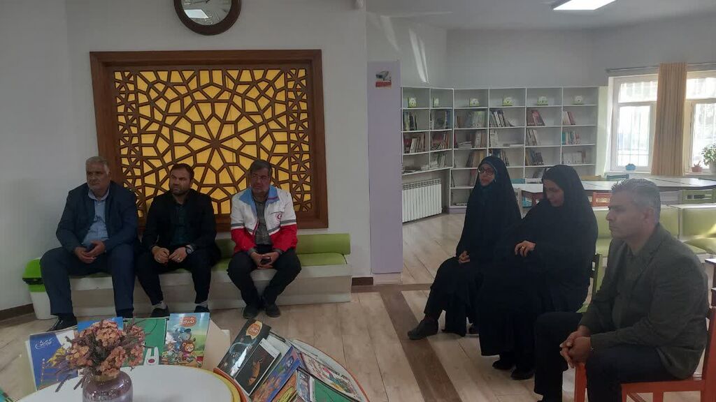 بازدید مسئولین شهرستان نیشابور از مراکز فرهنگی کانون در هفته ملی کودک