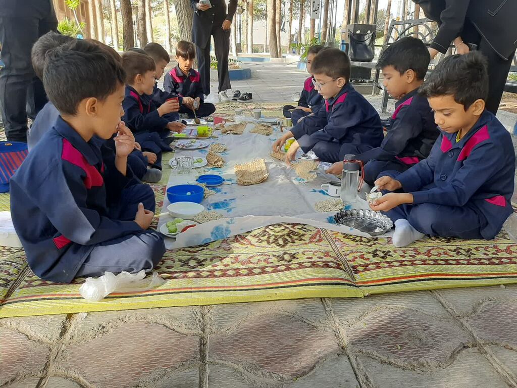 تغذیه سالم محور گفتگوهای کانون سرخه با والدین نوخوانان