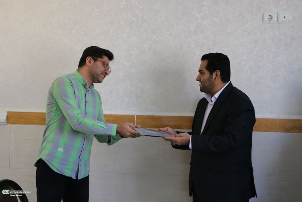 تقدیر مدیرکل کانون سمنان از کارکنان معاونت فرهنگی به مناسبت هفته ملی کودک