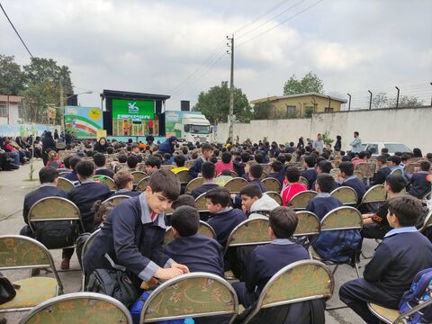 تماشاخانه سیار کانون پرورش فکری به چمستان رسید