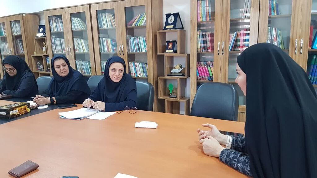 نشست هماهنگی اقدامات قصهگویی در دبیرخانه و مراکز کانون کرمانشاه