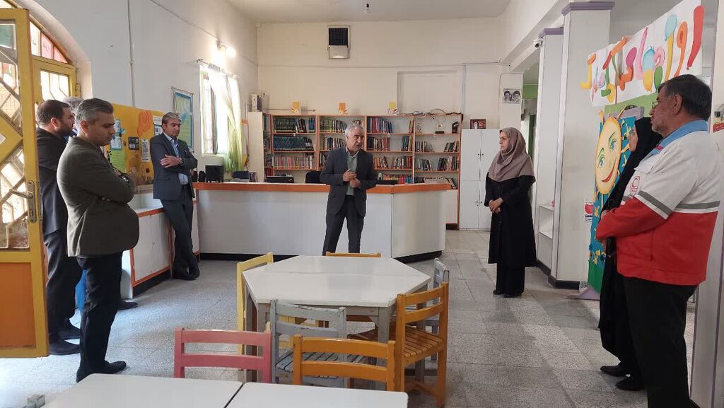 بازدید مسئولین شهرستان نیشابور از مراکز فرهنگی کانون در هفته ملی کودک
