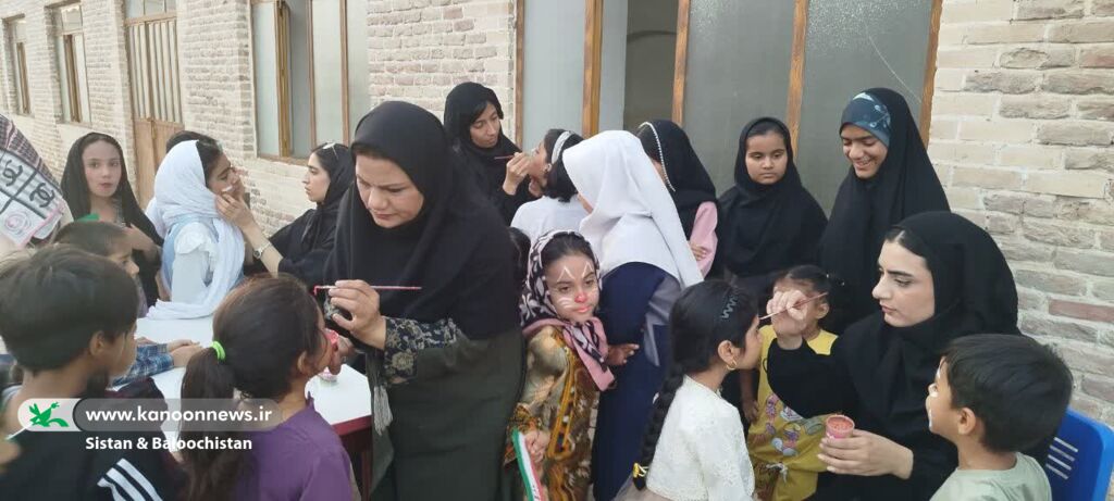 جشن هفته ملی کودک با همت مربیان کانون در زابل برگزار شد