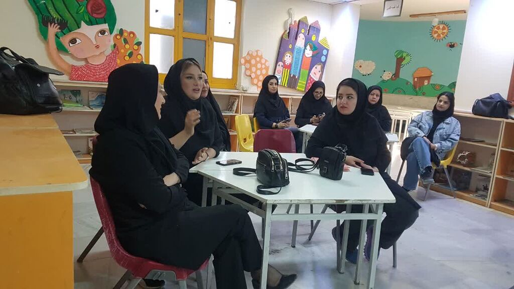 آغاز دوره سهروزه آموزش تکنیکهای تئاتر عروسکی سایهای در کانون کرمانشاه