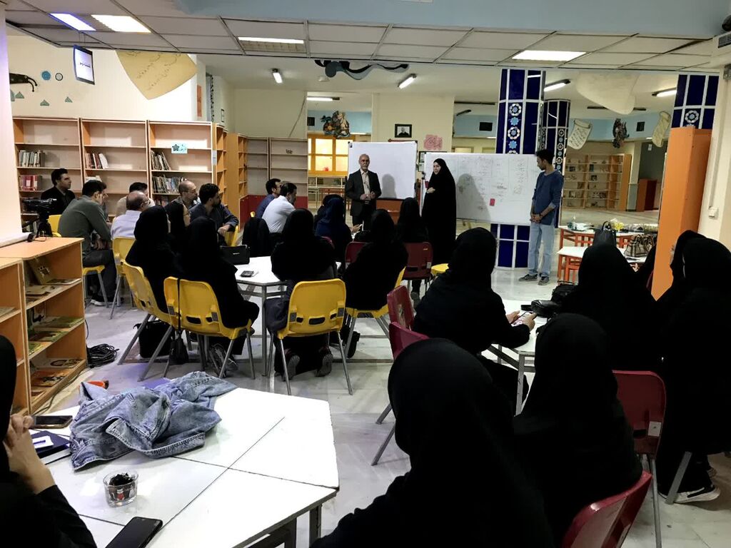 آغاز دوره سهروزه آموزش تکنیکهای تئاتر عروسکی سایهای در کانون کرمانشاه