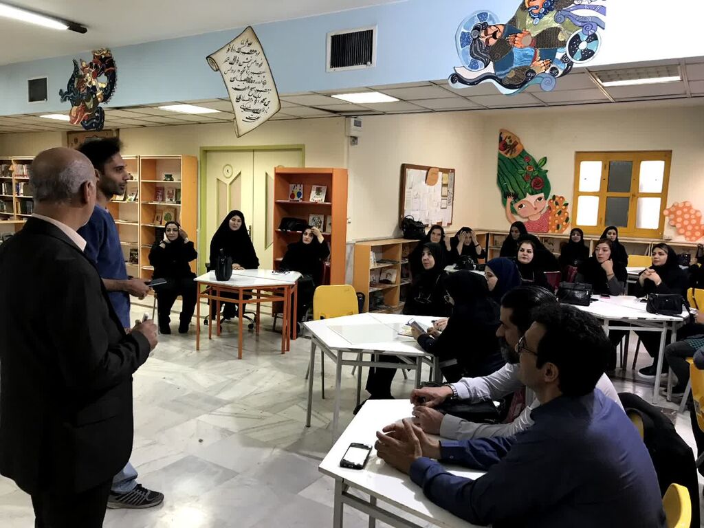 آغاز دوره سهروزه آموزش تکنیکهای تئاتر عروسکی سایهای در کانون کرمانشاه