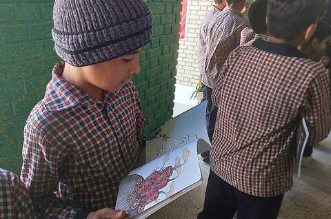 آلبوم تصویری اهدا کتاب به دانش‌آموزان مدارس کم برخوردار منطقه بردخون