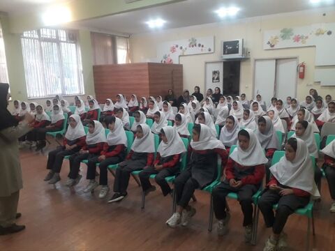 همزمان با روز ملی قصه‌گویی، مربیان خراسان رضوی کودکان را میهمان قصه‌ها کردند