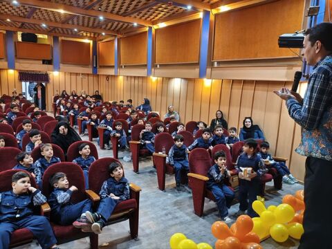 همزمان با روز ملی قصه‌گویی، مربیان خراسان رضوی کودکان را میهمان قصه‌ها کردند