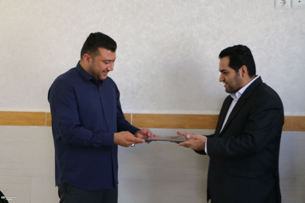 تقدیر از کارکنان و مربیان کانون زبان و کانون پرورش فکری سمنان به مناسبت هفته ملی کودک