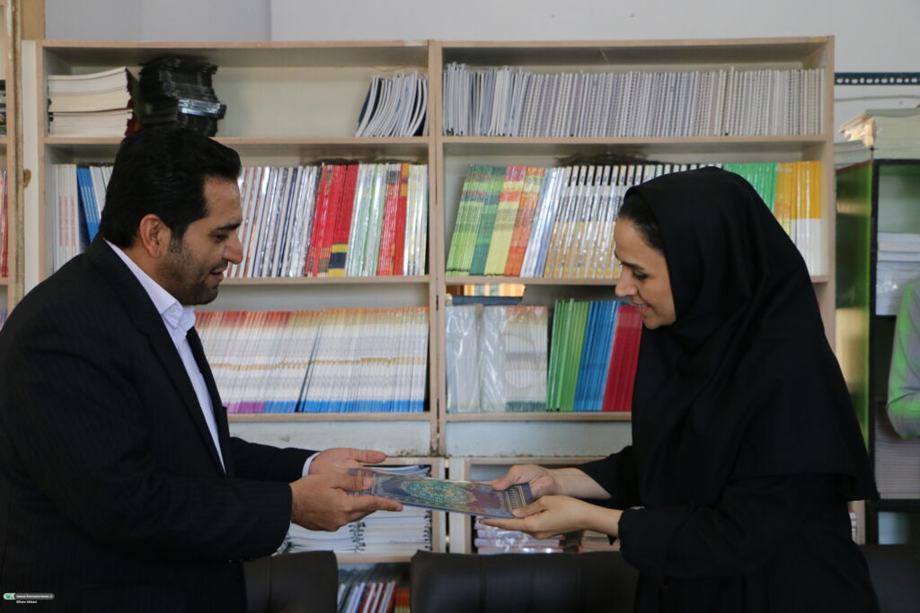 تقدیر از کارکنان و مربیان کانون زبان و کانون پرورش فکری سمنان به مناسبت هفته ملی کودک