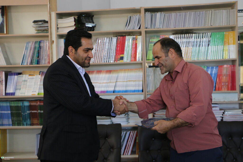 تقدیر از کارکنان و مربیان کانون زبان و کانون پرورش فکری سمنان به مناسبت هفته ملی کودک