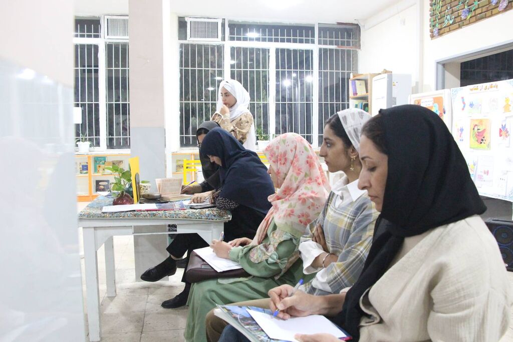 شعرخوانی و مشاعره در کانون شمارهیک شیراز