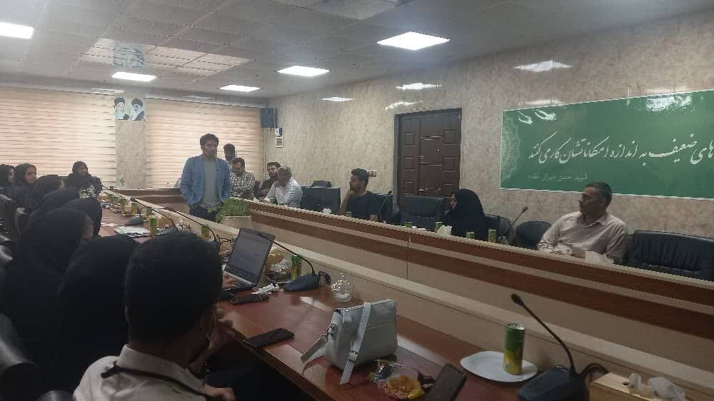 برگزاری نشست آموزشی «مواجهه نوجوان امروز با علوم و فناوری نوین»در بندرعباس