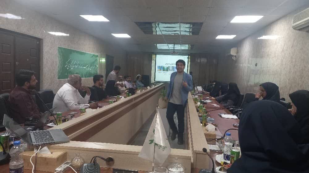 برگزاری نشست آموزشی «مواجهه نوجوان امروز با علوم و فناوری نوین»در بندرعباس برگزاری نشست آموزشی «مواجهه نوجوان امروز با علوم و فناوری نوین»در بندرعباس