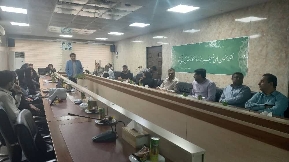 برگزاری نشست آموزشی «مواجهه نوجوان امروز با علوم و فناوری نوین»در بندرعباس
