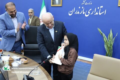 دیدار اعضای منتخب کودک کانون مازندران با استاندار