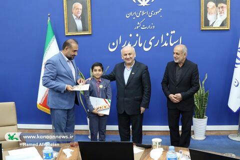 دیدار اعضای منتخب کودک کانون مازندران با استاندار