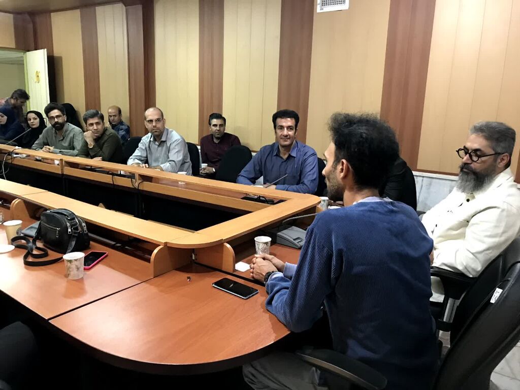 نشست کارشناس هنرهای نمایشی کانون کشور با مربیان کانون کرمانشاه