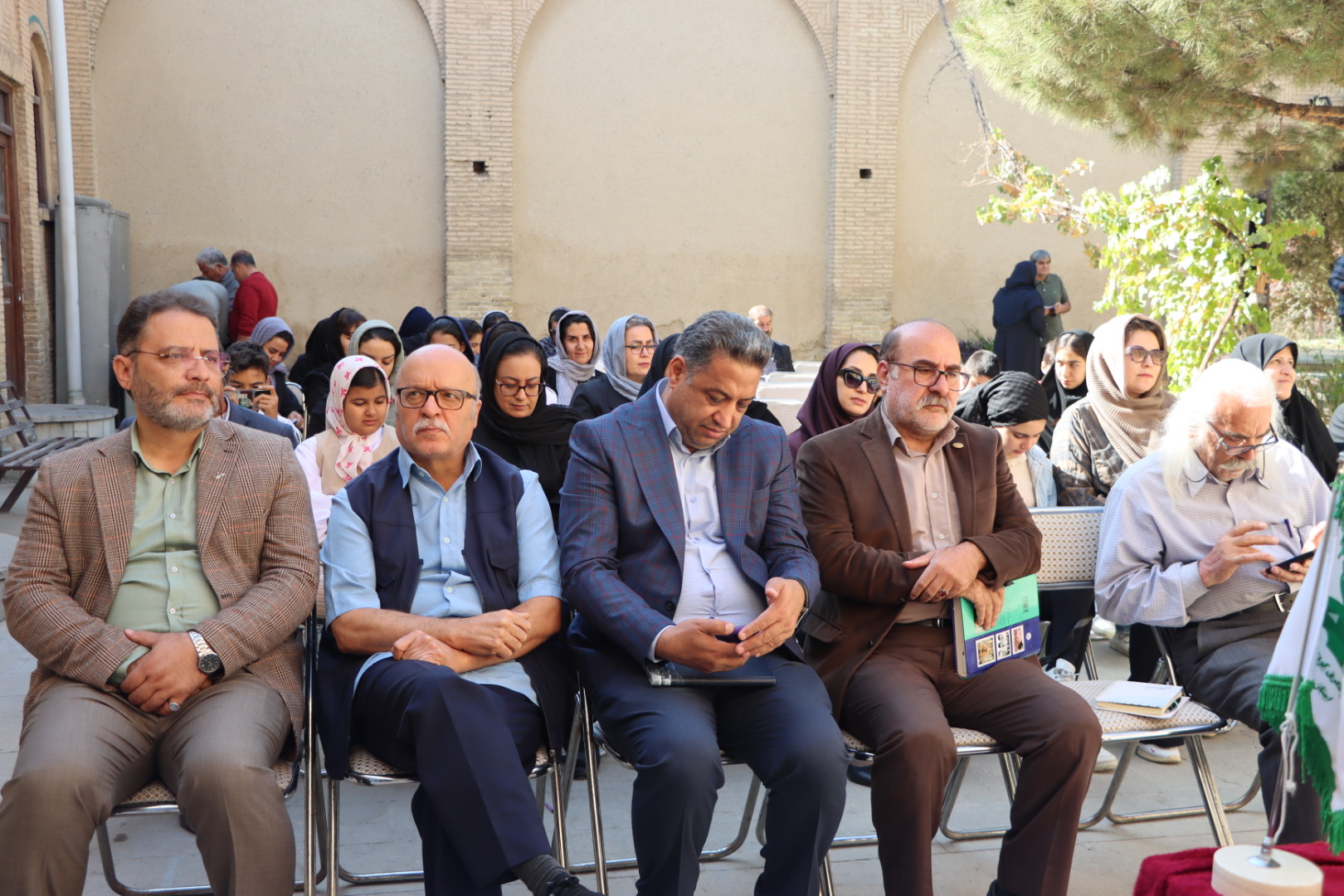 نشست ادبی «از ایراک تا اراک» در  هفته فرهنگی اراک