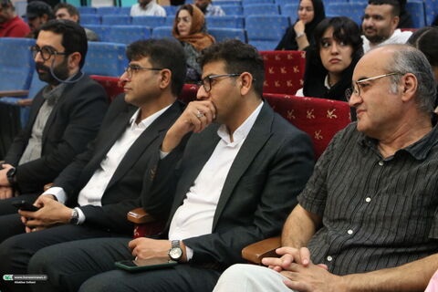 در نشست «روایت شاعرانه در هنر» با حضور اردشیر رستمی در کانون برگزار شد