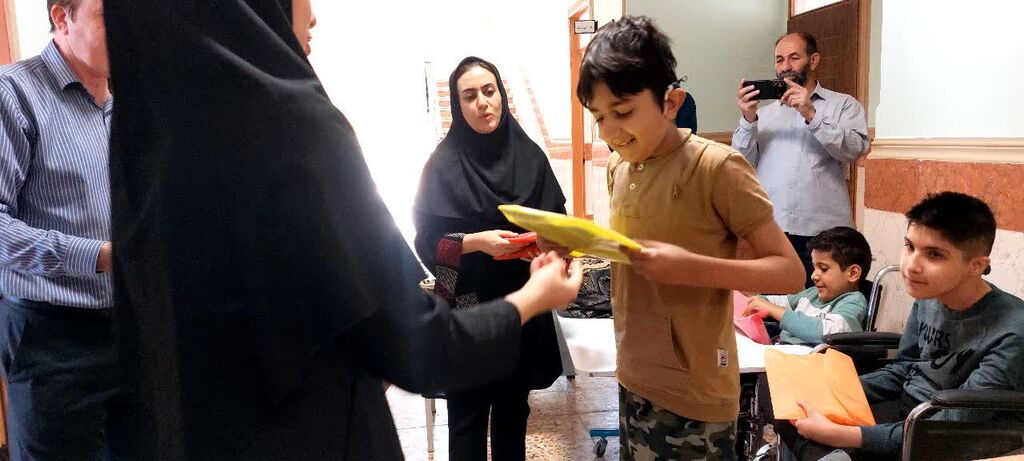 طرح «گلخند» در مدرسه استثنایی گیلانغرب لبخند بر چهره دانش‌آموزان نشاند