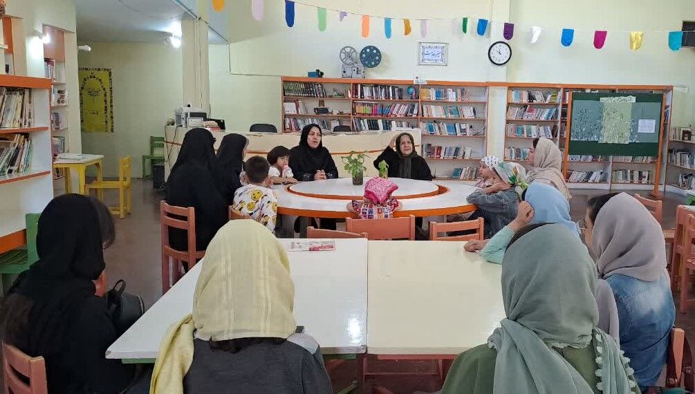 پنجشنبههای «مادر-فرزندی» با موضوع آموزش قصهگویی در مرکز شماره ۱ کانون کرج
