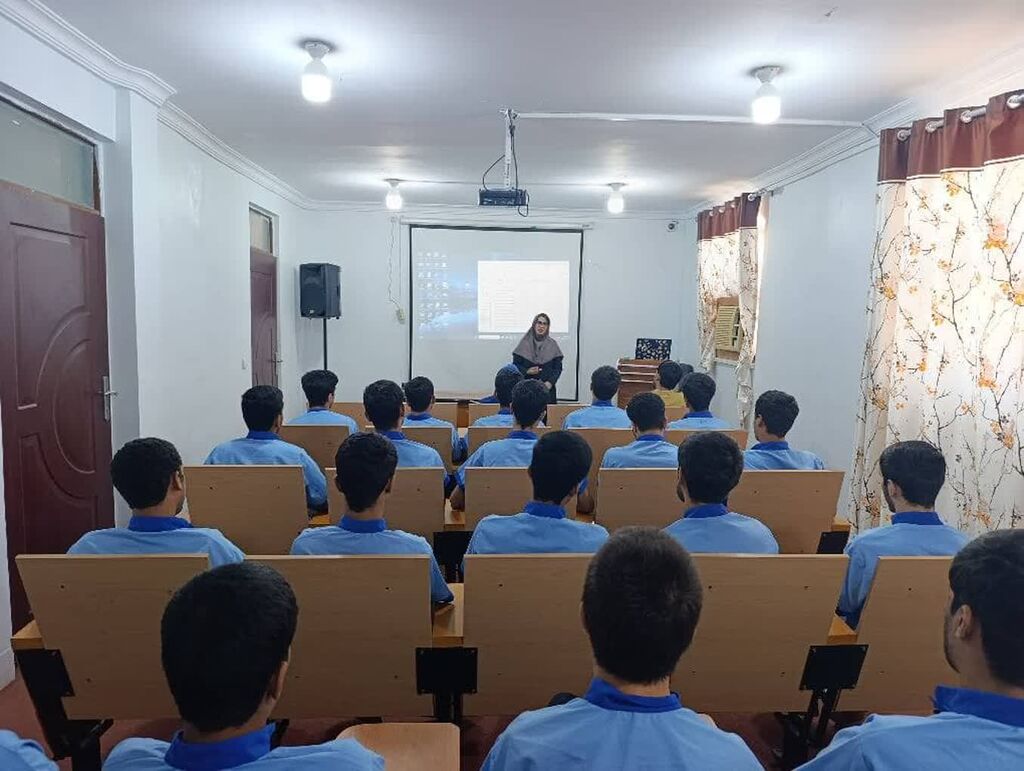 برگزاری کارگاه آموزشی چگونگی زندگی در فضا