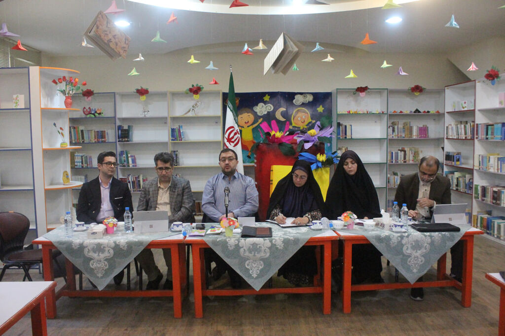 علامتی : حضرت زینب (س) بهترین الگو برای تربیت در میدان علامتی : حضرت زینب (س) بهترین الگو برای تربیت در میدان