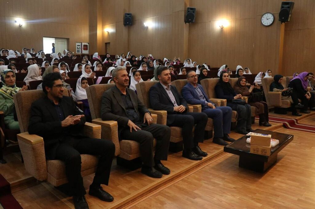 تجلیل از کودکان برتر مهروارههای «کودکی، حال خوش زندگی» در رامسر