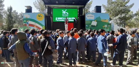 تماشاخانه سیار کانون در شاهین شهر همزمان با پنجمین جشنواره ملی شعر کودک