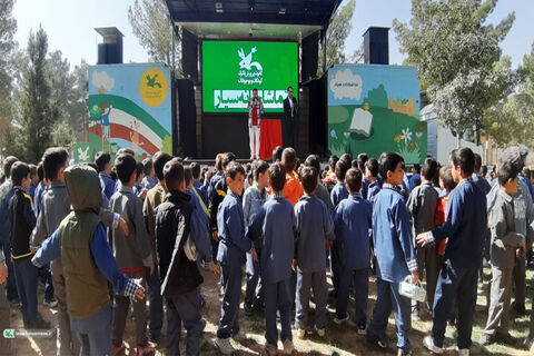 تماشاخانه سیار کانون مهمان کودکان شاهین‌شهر شد