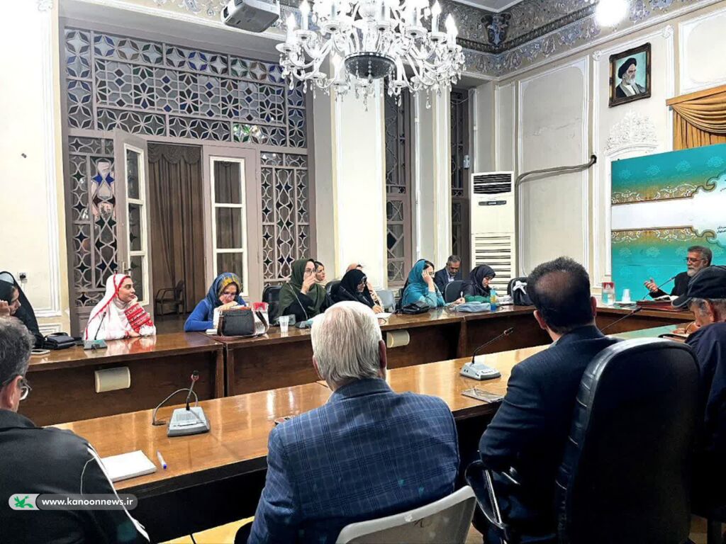 حضور دو عضو کانون سیستان و بلوچستان در پنجمین جشنواره شعر کودک ایران