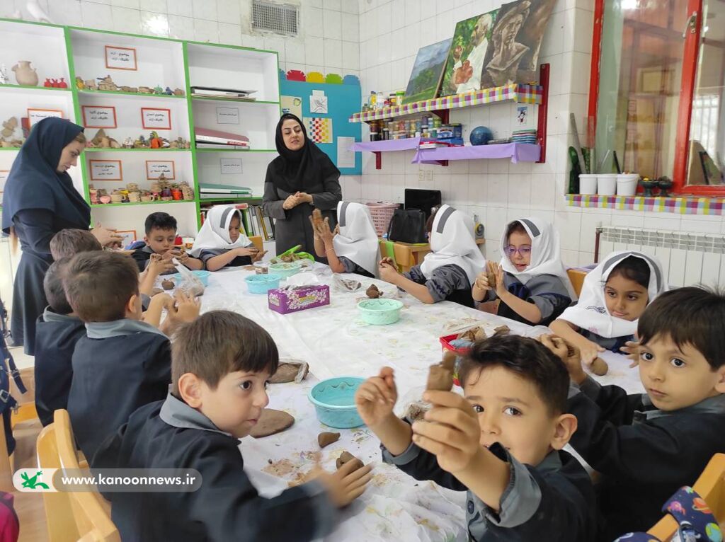 ویژهبرنامهای به مناسبت میلاد حضرت زینب(س) و روز پرستار در کانون پرورش فکری کودکان و نوجوانان شهرستان بیجار
