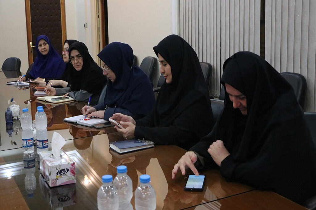 برگزاری کارگاه آموزشی «پیشگیری از بیماریهای شایع زنان» در کانون گیلان