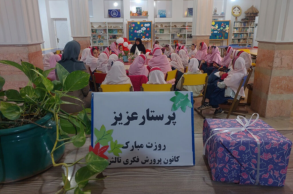 آیینگرامیداشت ولادت حضرت زینب(س) و روز پرستار روایت پرستار رزمنده دفاع مقدس از سالهای ایثار/ ناهید محمدی از روحیه زینبگونه پرستاران گفت
