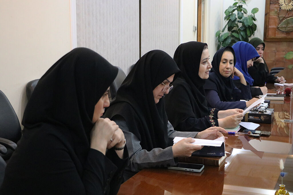 سهشنبههای با کتاب در کانون گیلان؛ گامی برای ترویج فرهنگ مطالعه میان همکاران