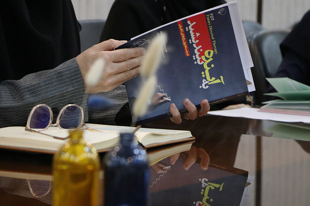 سهشنبههای با کتاب در کانون استان گیلان سهشنبههای با کتاب در کانون گیلان؛ گامی برای ترویج فرهنگ مطالعه میان کارکنان