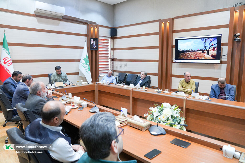 آیین تجلیل از ایثارگران و جانبازان کانون ایثارگران و خانوادههای شهدا نماد بالاترین ارزشهای انسانی هستند