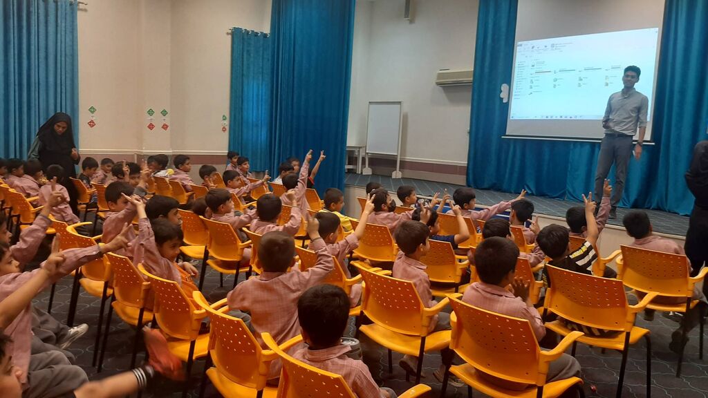 روزی شاد و آموزنده برای نوخوانهای مرکز خنج روزی شاد و آموزنده برای نوخوانهای مرکز خنج