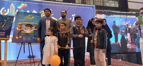 رونمایی پوستر دهمین دوسالانه ملی هنرهای تجسمی در کانون همدان