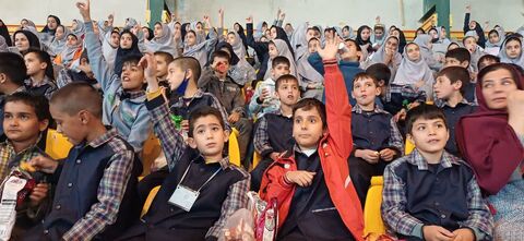 رونمایی پوستر دهمین دوسالانه ملی هنرهای تجسمی در کانون همدان