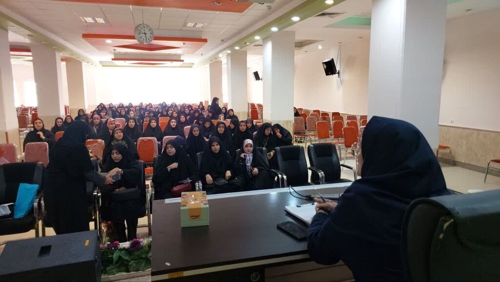 آموزش مهارت های قصه گویی به مربیان کودک درایلام