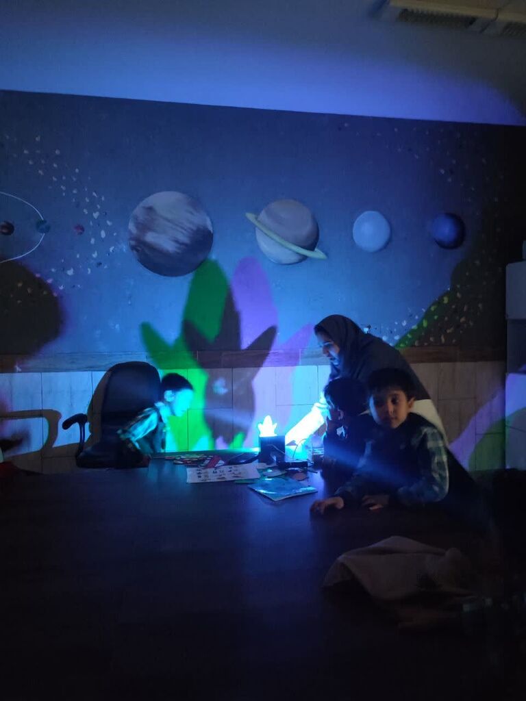 پرورش نوآوران فردا در کارگاه «نور و سایه»