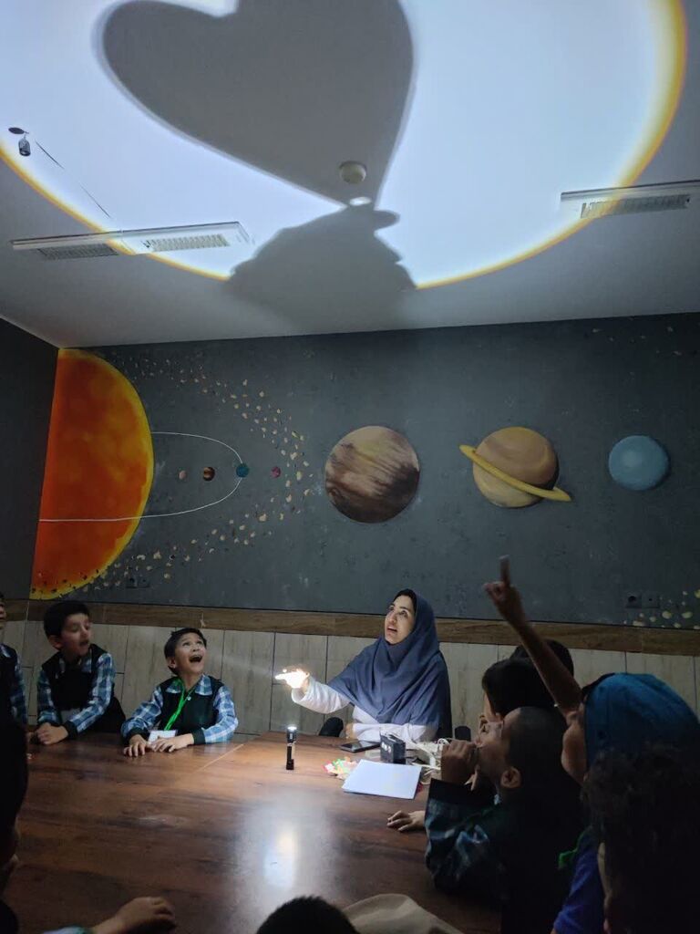 پرورش نوآوران فردا در کارگاه «نور و سایه»